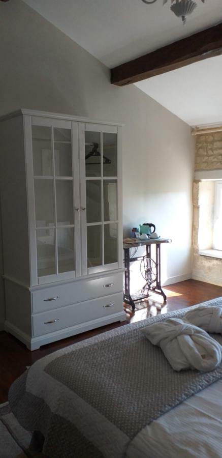 Maison Lavande Bed & Breakfast Saint-Jean-dʼAngély Eksteriør bilde